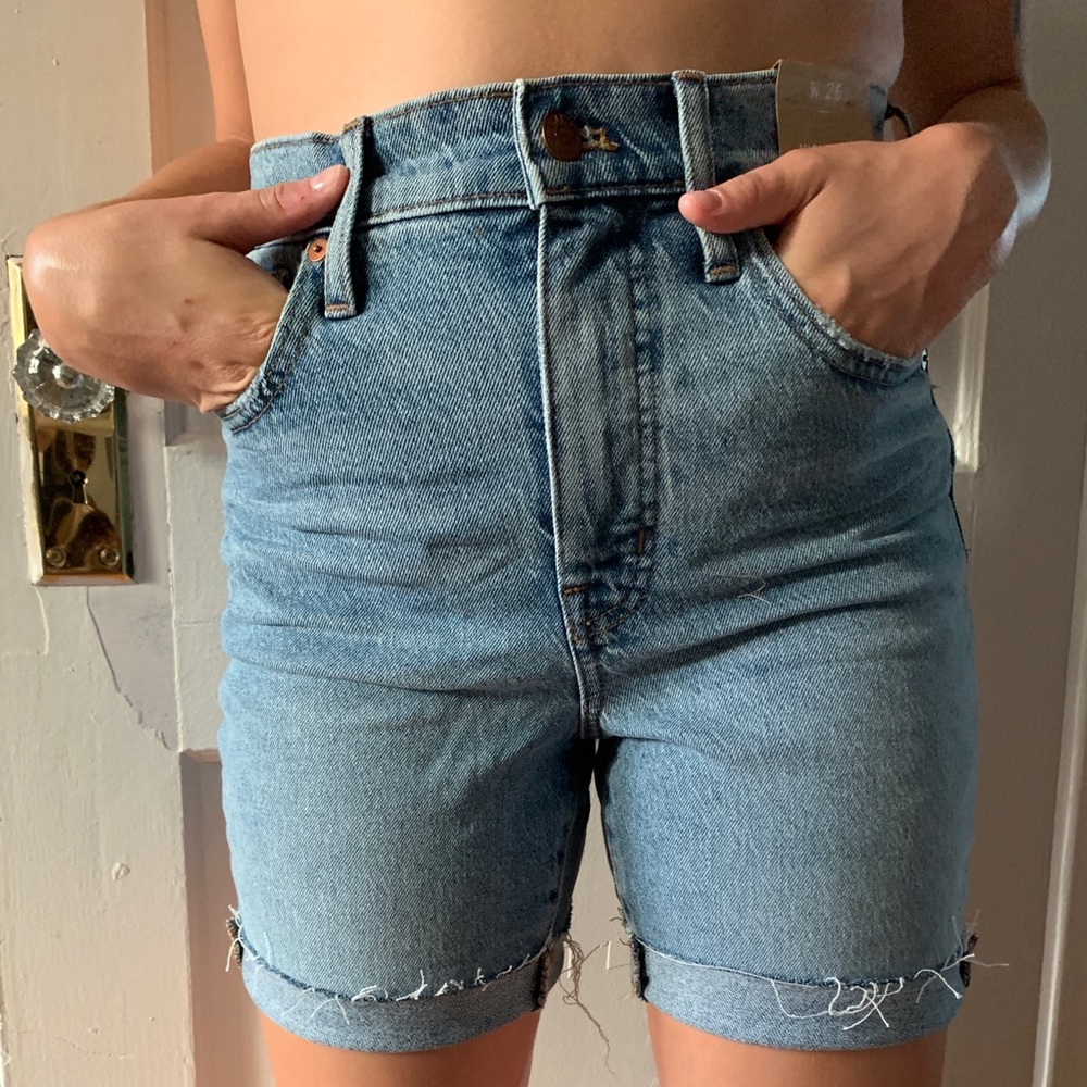 Madewell high-rise mid-length denim shorts Size 28